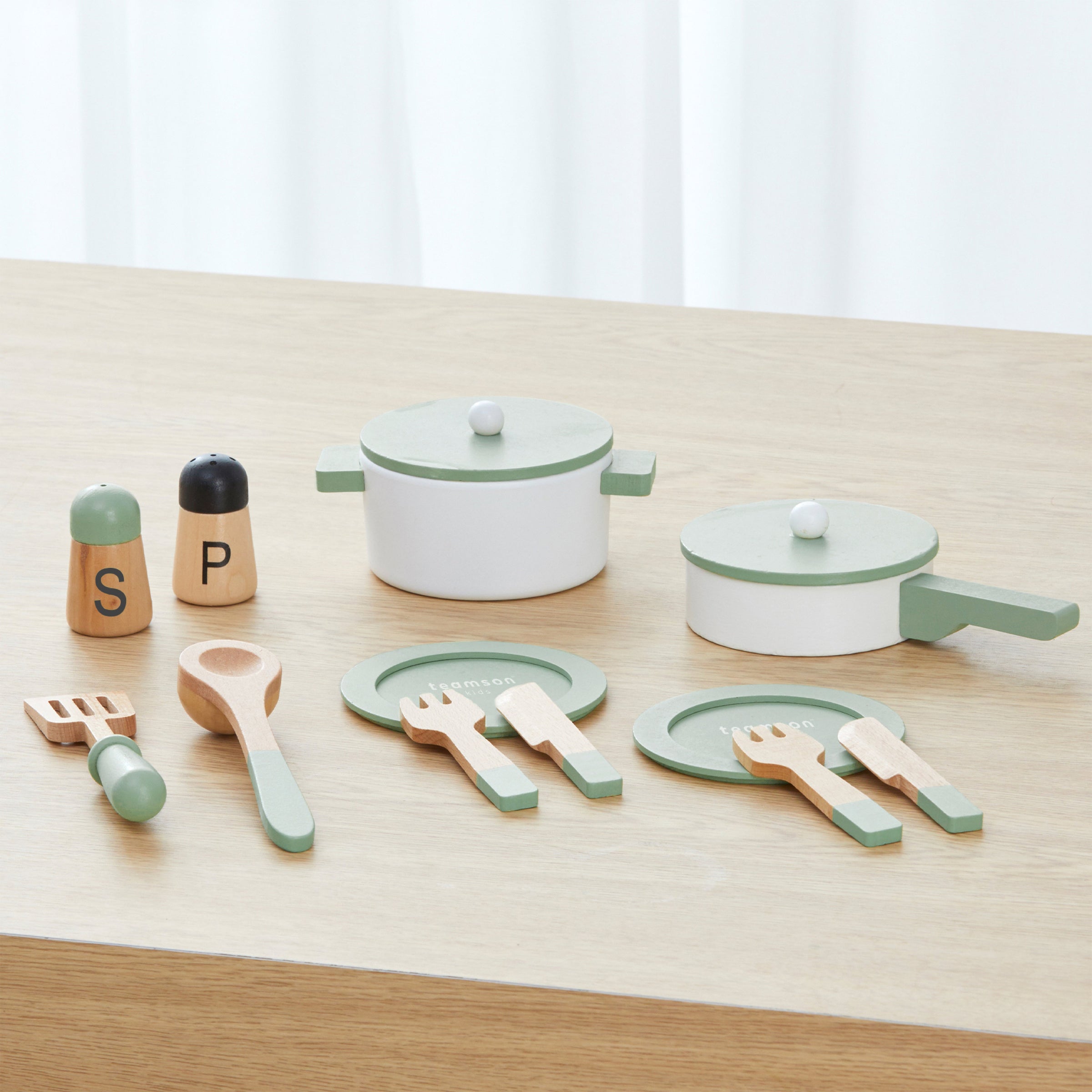 Little Chef Frankfurt Wooden Cookware play kitchen accessories